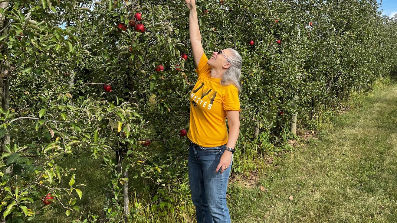 Dr. Cole picks apples
